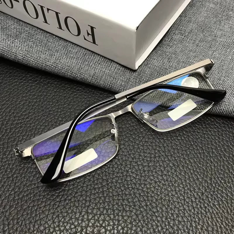 Gafas de lectura clásicas con montura rectangular
